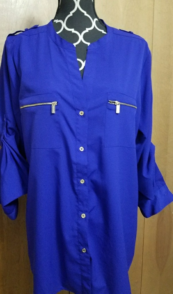 SHIRT - Button down woth gold accents